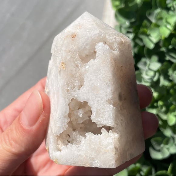 Druzy White Quartz Tower - Picture 6 of 17